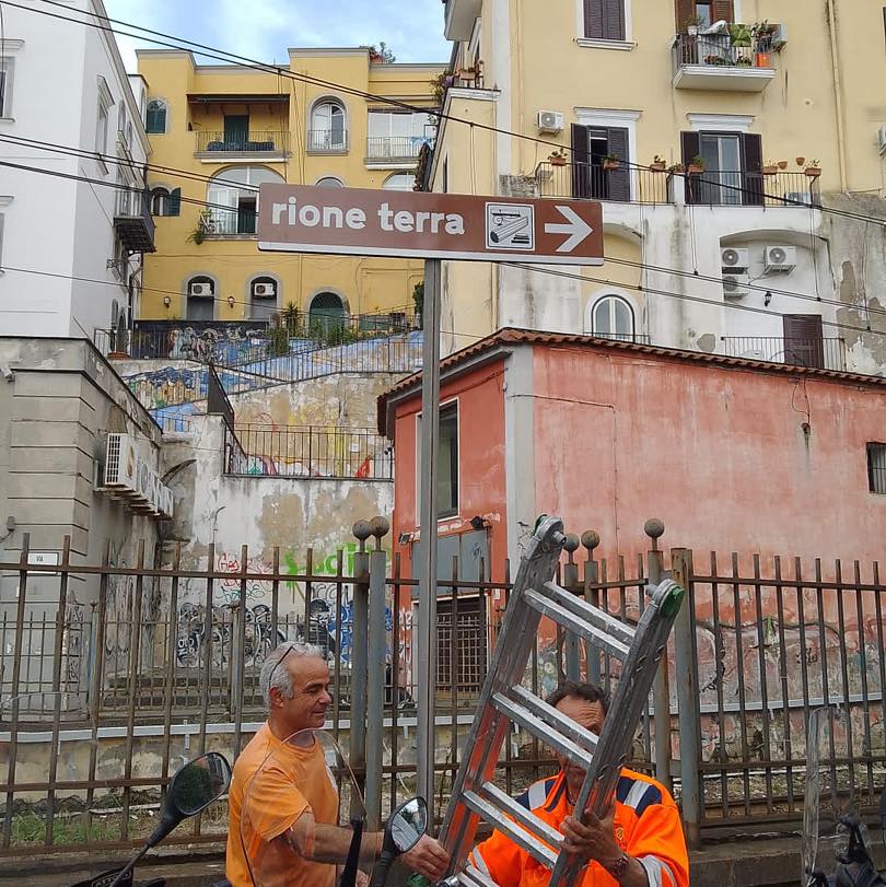 POZZUOLI| Nuova Segnaletica Stradale Per Raggiungere Il Rione Terra ...