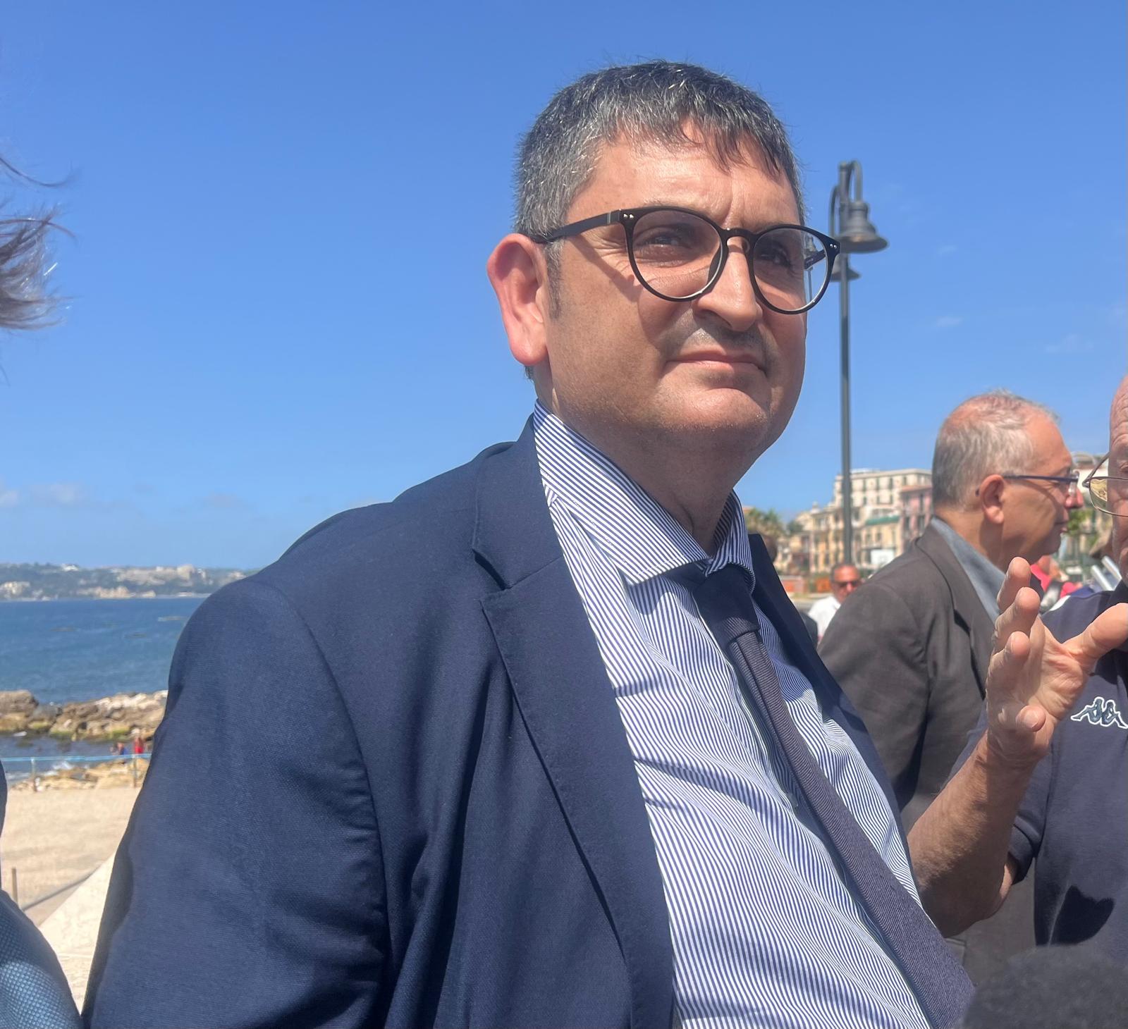 POZZUOLI| Il Sindaco Manzoni Attacca Musumeci: "Accuse Di Abusivismo ...